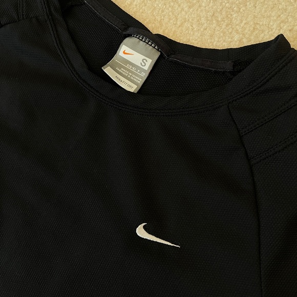 SOLD ⭐️NIKE Sports T-Shirt - Picture 2 of 6